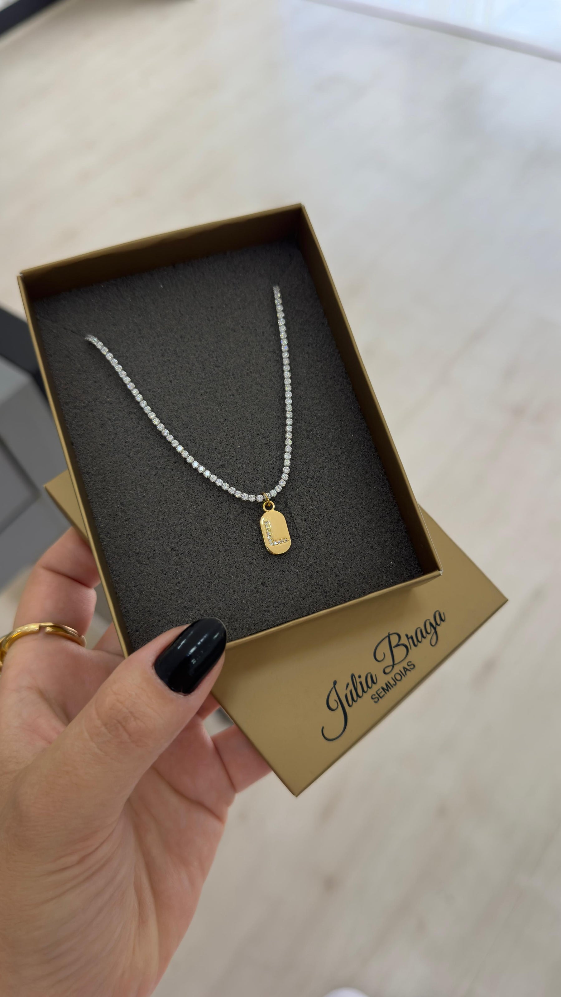 Choker Riviera de Zircônias – Luxo e Brilho em Cada Detalhe